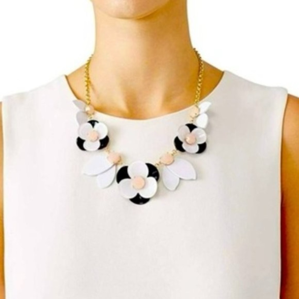 KATE SPADE “PICK A POSY” STATEMENT GOLD PLATED FLOWER NECKLACE - like new